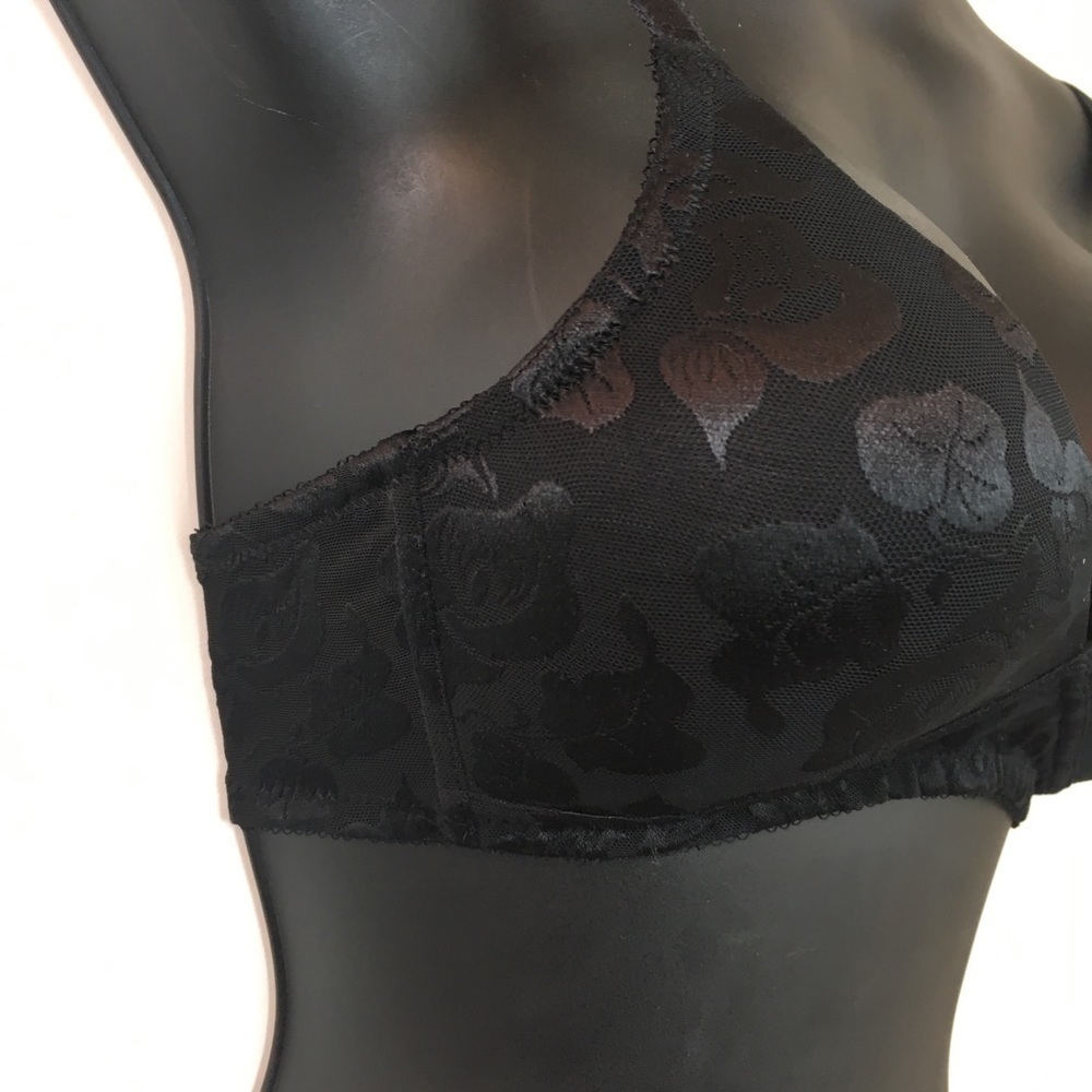 Wacoal Breast cancer awareness wire-free bra - Picture 2 of 6